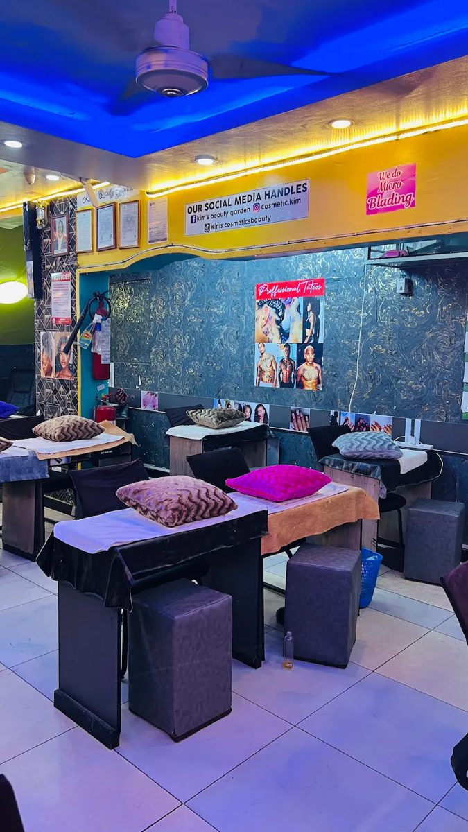 Kim's Beauty Garden interior