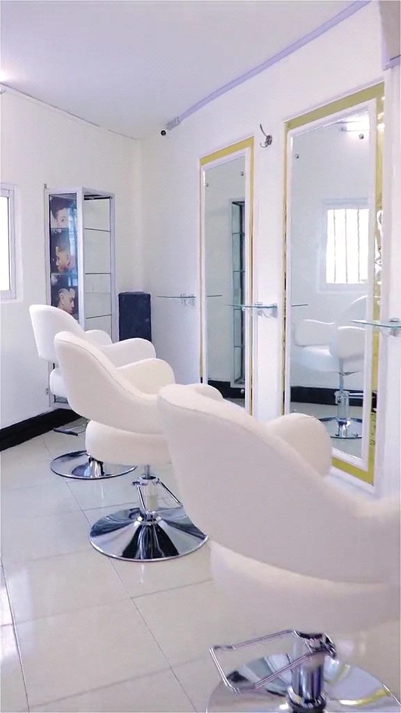 Kim's Beauty VIP interior